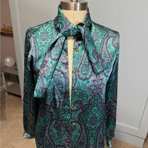 Elegant Paisley Women's Button Down